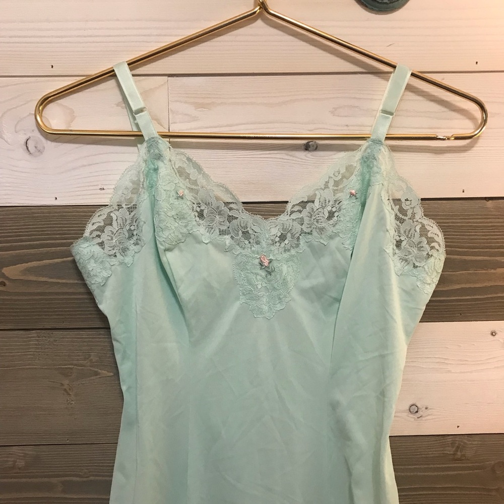 Vintage Shadowline ⚜️ Light Sage Green Lace Accent Chemise